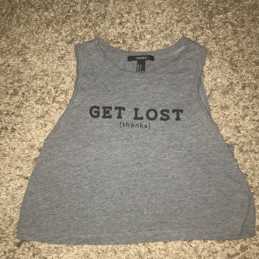 dark grey cropped tee